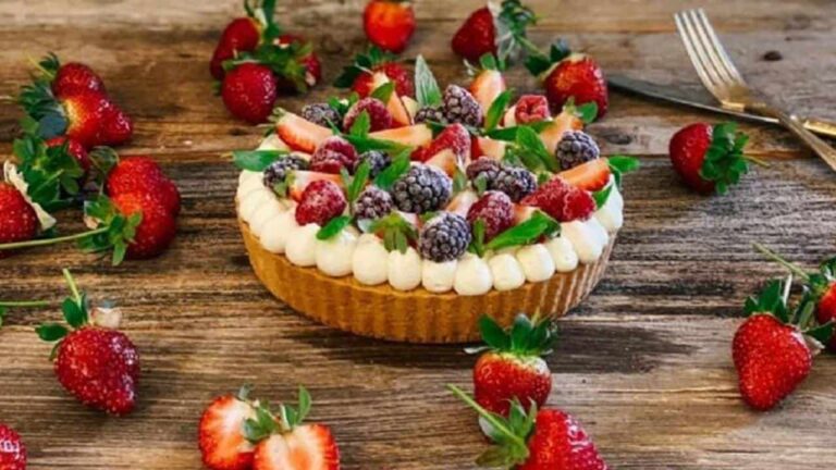 delicioso bolo de frutas