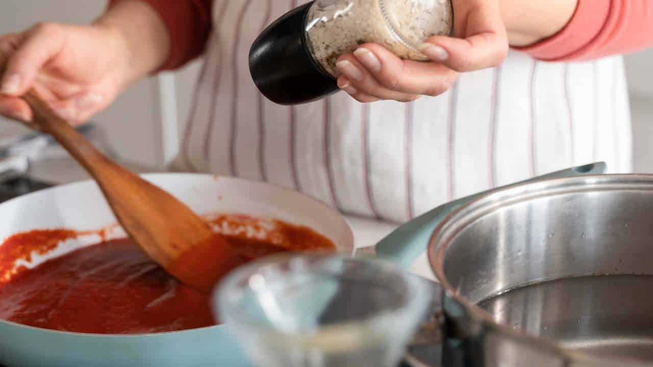 Cozinha: Truques simples para engrossar o molho sem usar farinha!