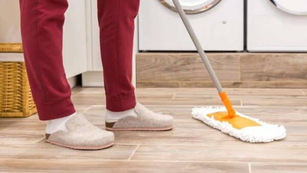 fazer um limpador de chão caseiro