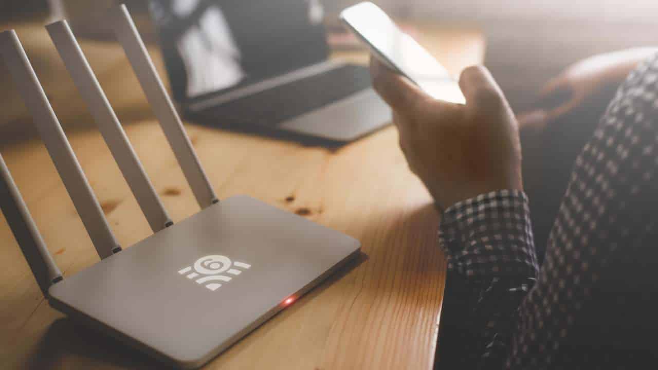 Dica para saber quem está conectado ao seu Wi-Fi e evitar invasores!