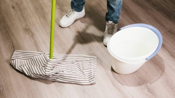 varrer chão sem levantar poeira