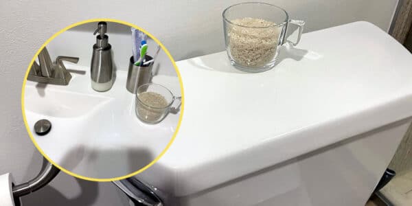 O truque do copo de arroz no banheiro 