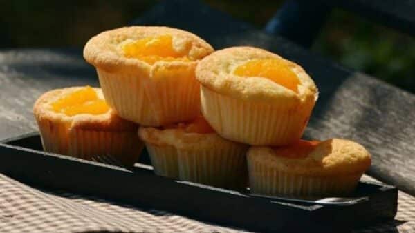 Receita para preparar cupcakes de frutas sem farinha
