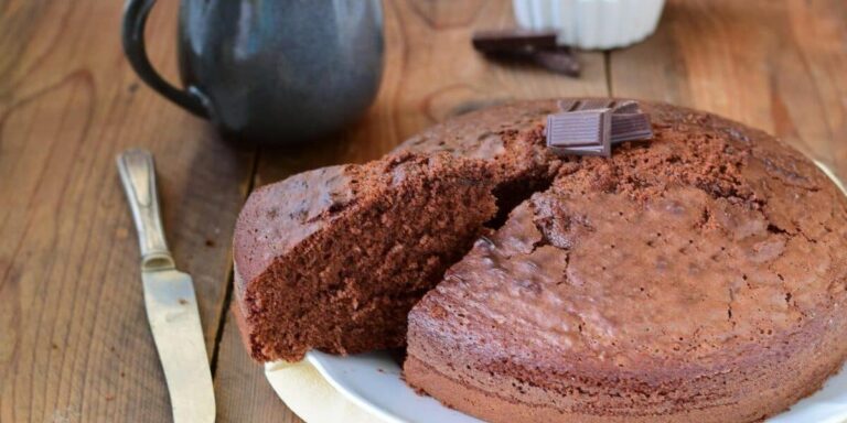 Bolo macio de leite e chocolate