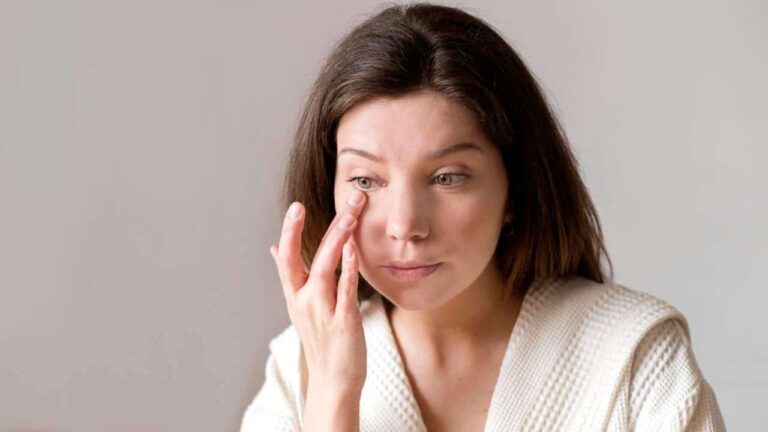 ioga facial para eliminar olheiras