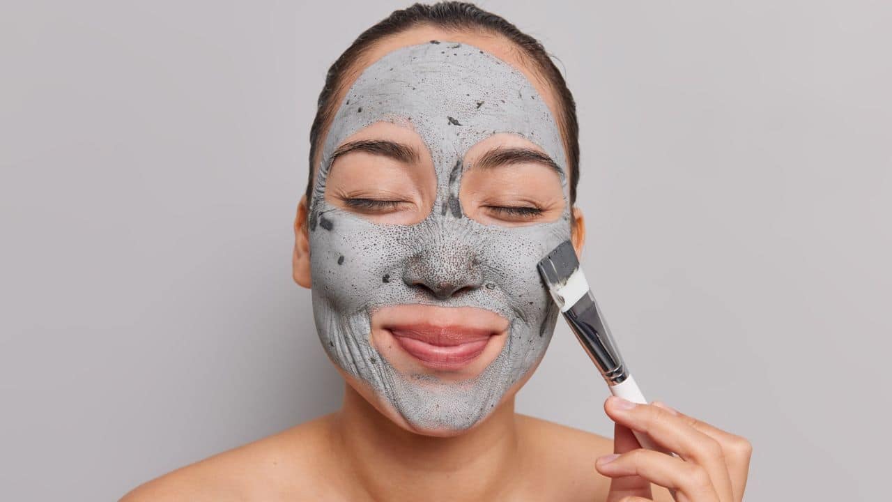 Máscara com 1 ingredientes de cozinha que produz efeito lifting na pele