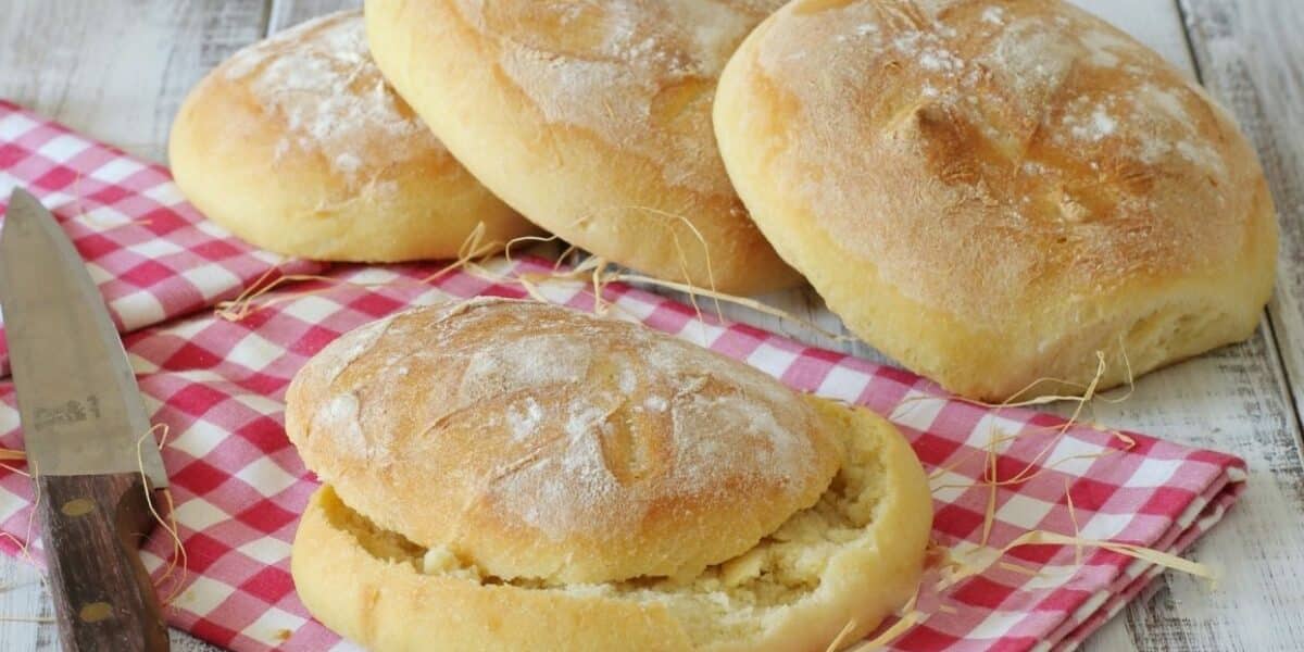 Faça pãezinhos super crocantes de forma fácil em casa