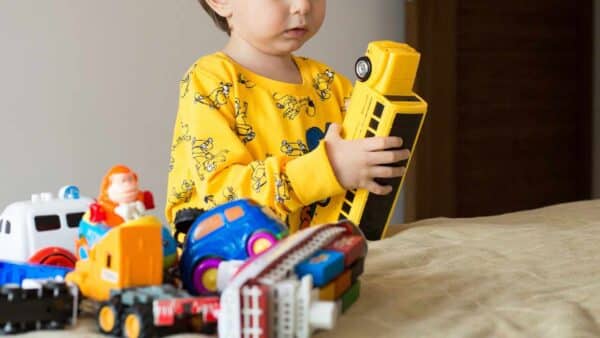 Você só precisa de produtos naturais para limpar os brinquedos do seu filho