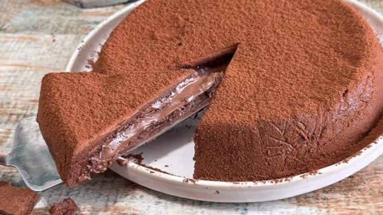 Bolo de Nutella sem usar forno: Apenas 4 ingredientes!