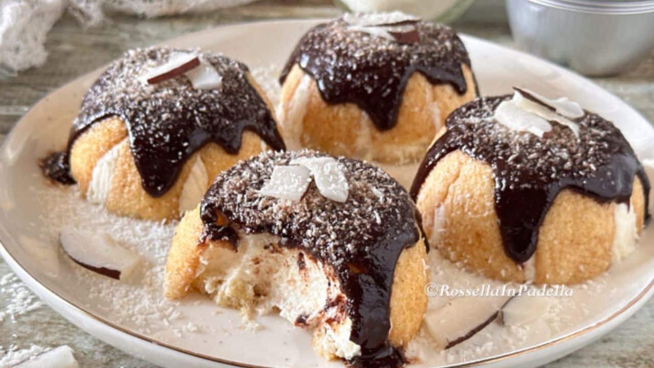 Mini bolo de coco e chocolate fácil e rápido de fazer