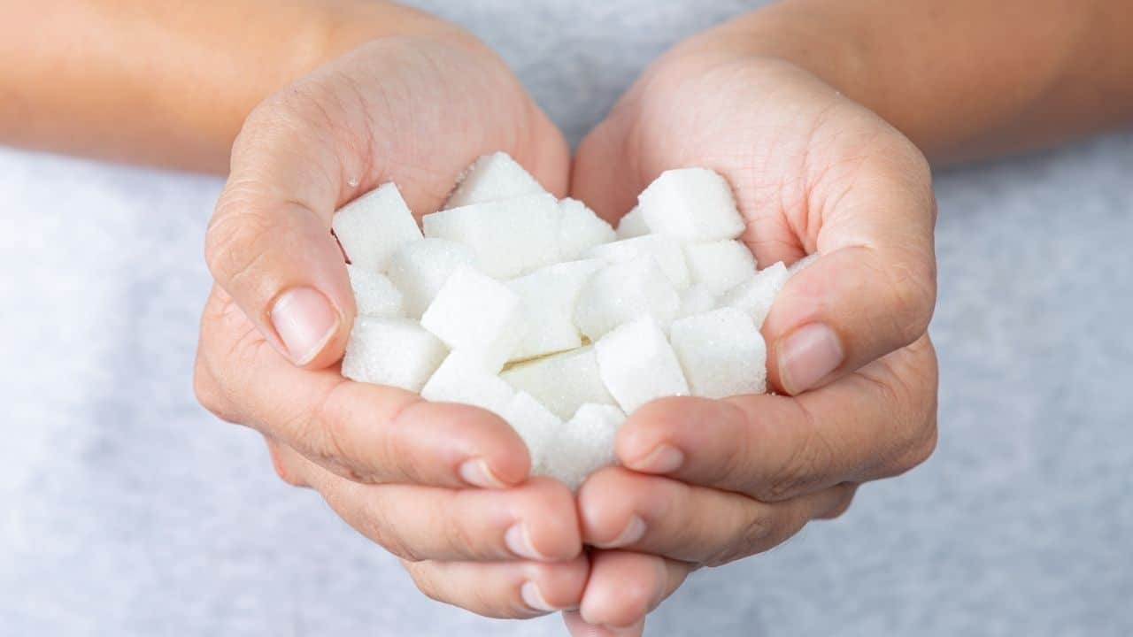 Poderoso ritual de lavagem das mãos que promete atrair dinheiro!