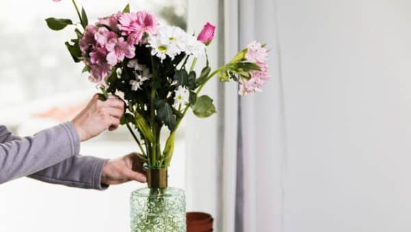 Truques para manter as flores frescas no vaso por mais tempo