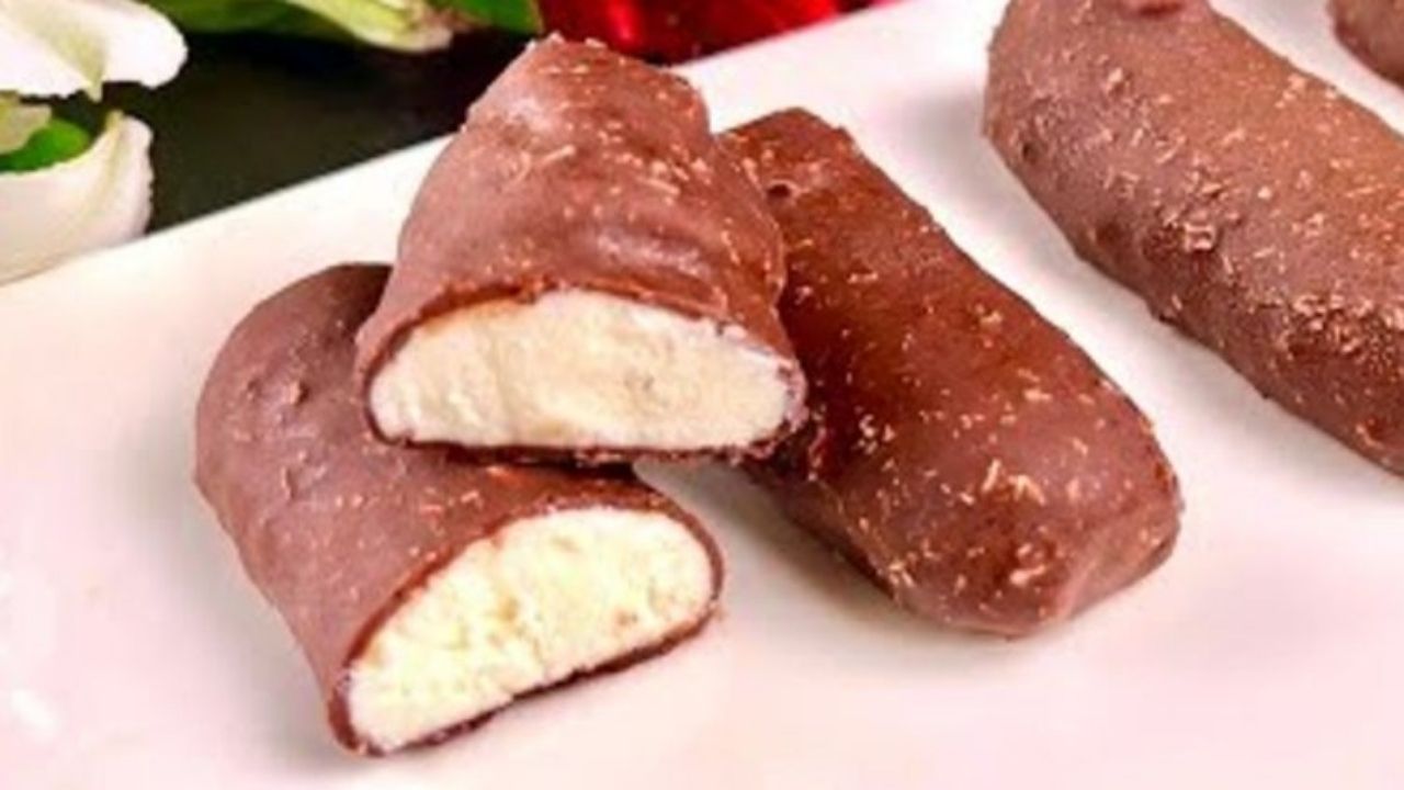 Mini esquimós de chocolate e coco: Cremoso, fácil e leve