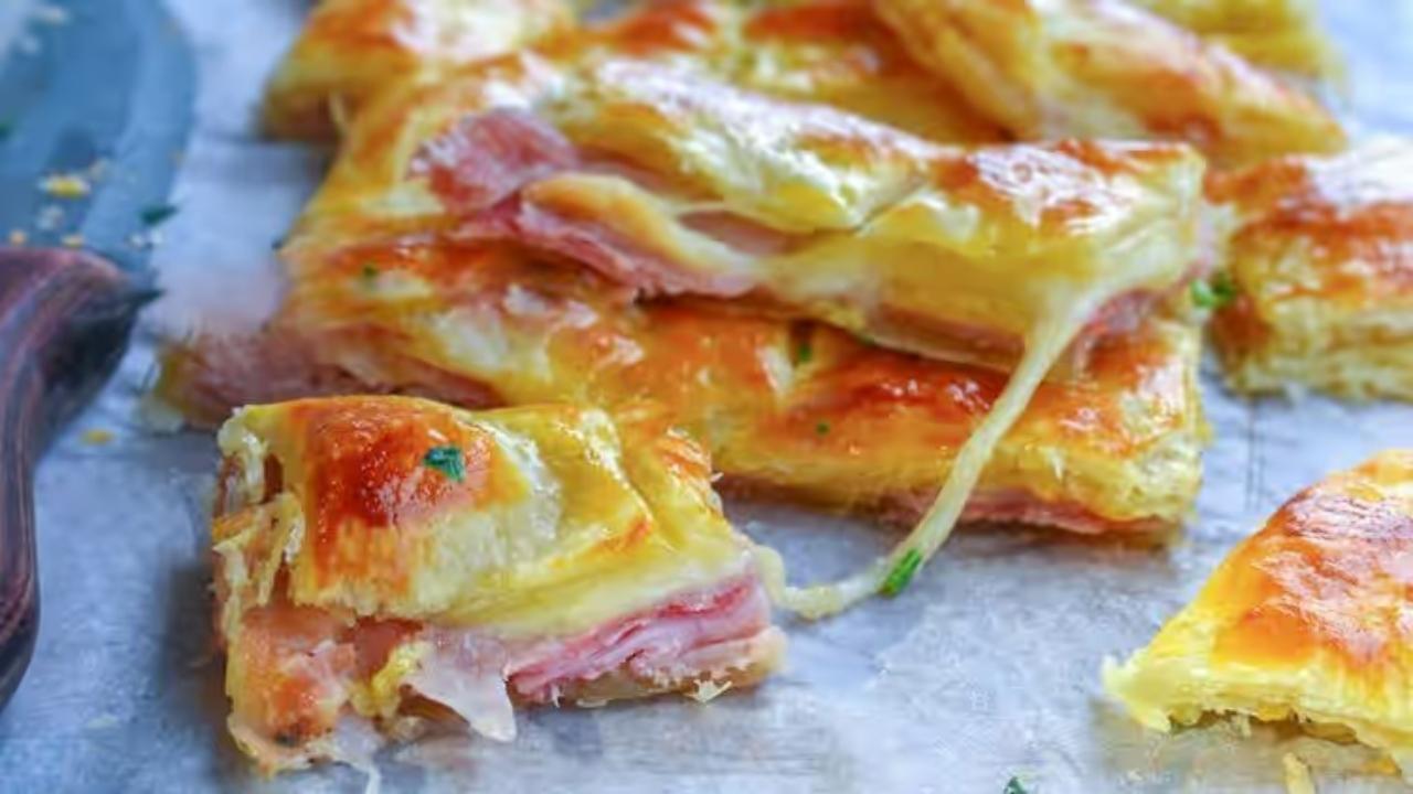 Massa folhada com queijo e presunto: Lanche rápido e saboroso!