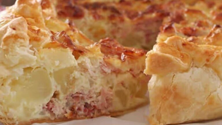 Torta folhada de presunto e batata