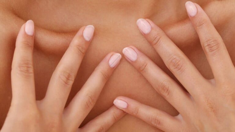 aparecimento de linhas pretas nas unhas
