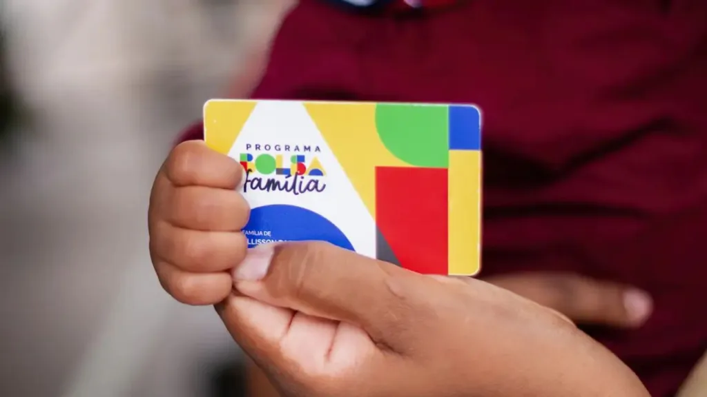 Descubra que horas o Bolsa Família cai na sua conta do Caixa Tem 2 Emprego novo pode cortar seu Bolsa Família