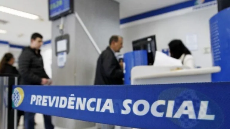INSS vai pagar quase R$ 10 mil em cargo