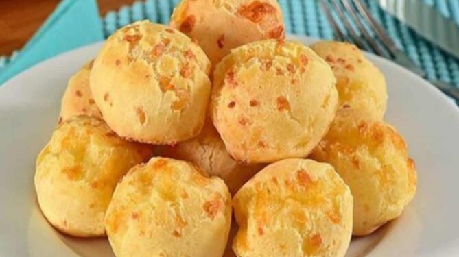 Pão de queijo rápido no liquidificador: receita prática e deliciosa Pão de queijo rápido no liquidificador