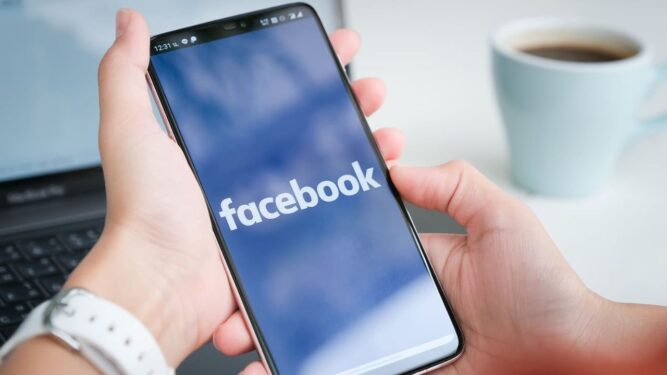 Restrinja seu perfil do Facebook no celular e evite olhares indesejados Restrinja seu perfil do Facebook