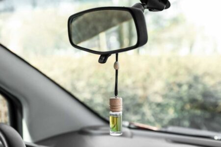 Como fazer seu carro cheirar bem: truques para recuperar o aroma de fábrica